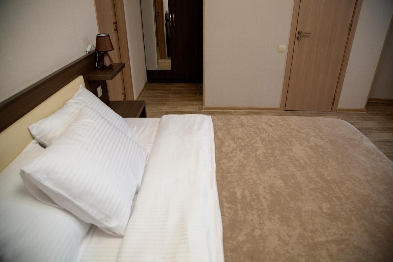 Family Hotel Triston Tbilisi Exterior photo