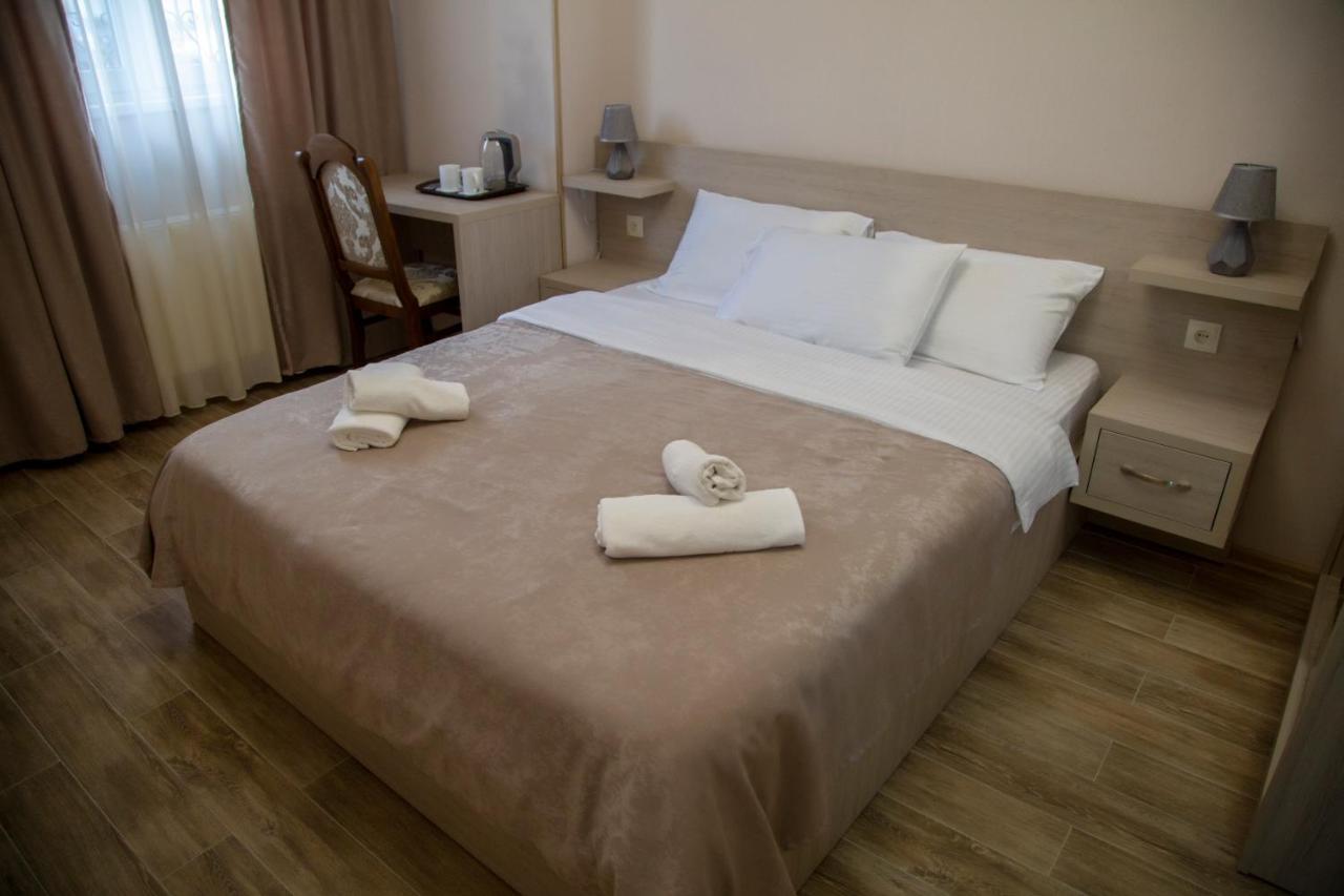 Family Hotel Triston Tbilisi Exterior photo